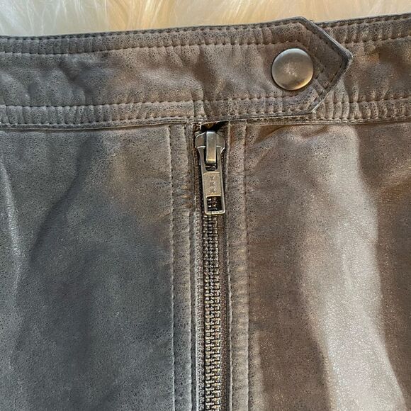 Free People Get in the Groove Dark Gray Faux Suede Mini Skirt | SZ 2 - Picture 12 of 15